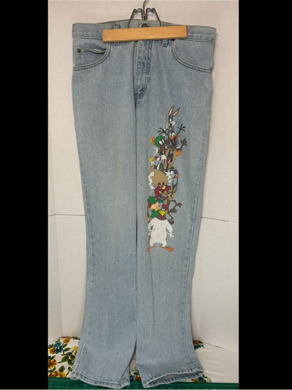 Vintage Warner Bros. Looney Tunes 90s Light Blue Denim Jeans sz 28